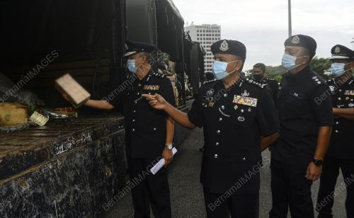 DATUK AYOB KHAN MYDIN PITCHAY