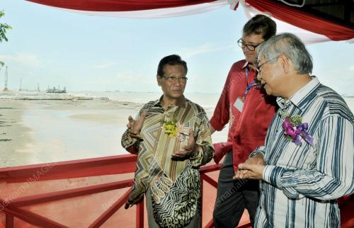 JB02_26042012_PECAH_TANAH