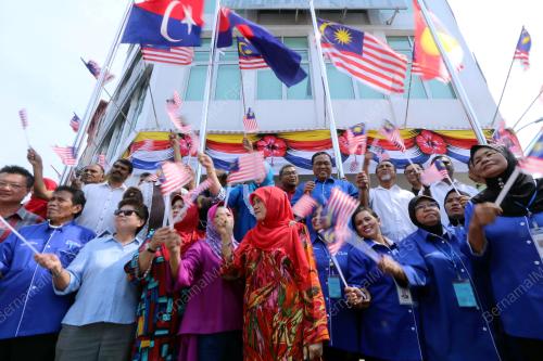 JB02_26082016_BENDERA