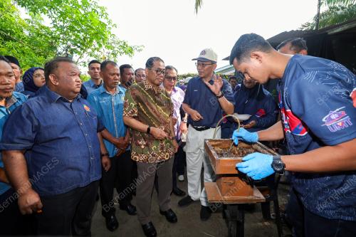DATUK SERI MOHAMED KHALED NORDIN