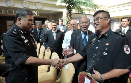 JB02_26112014_POLIS_BANTUAN