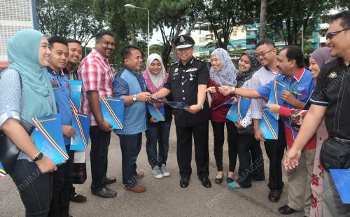 JB02_26122016_PERHIMPUNAN