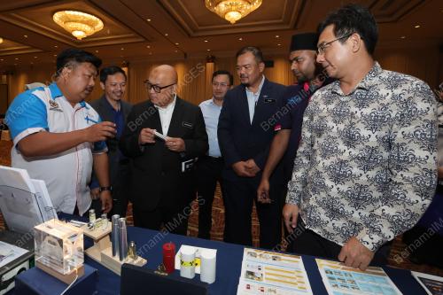 DATUK TS DR AMINUDDIN HASSIM