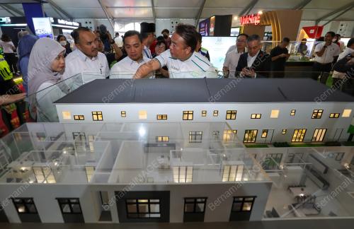 DATUK ONN HAFIZ GHAZI