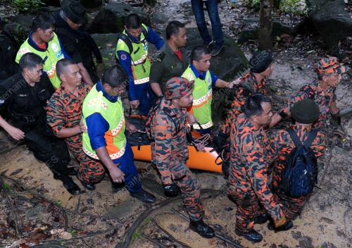 PELANCONG SESAT
