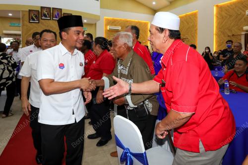 DATUK ONN HAFIZ GHAZI  
