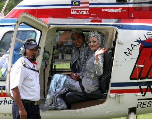 PERSANDINGAN MAWI & EKIN