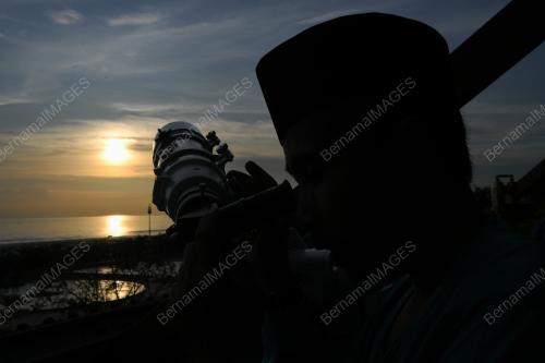 MENCERAP ANAK BULAN ZULHIJAH 1443H 