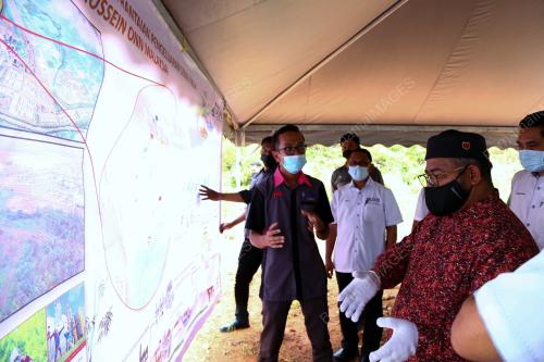 DATUK DR MOHD KHAIRUDDIN AMAN RAZALI