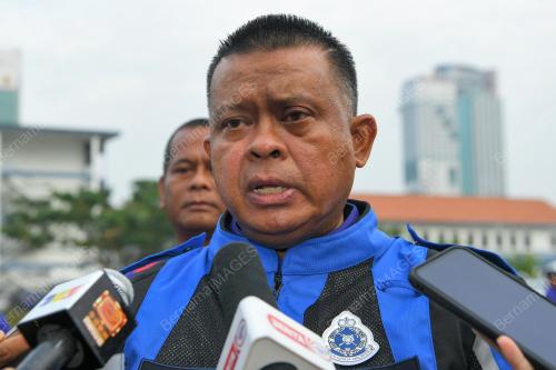 DATUK KAMARUL ZAMAN MAMAT