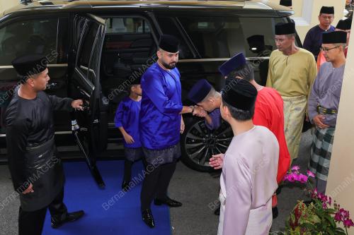 TUNKU MAHKOTA ISMAIL  