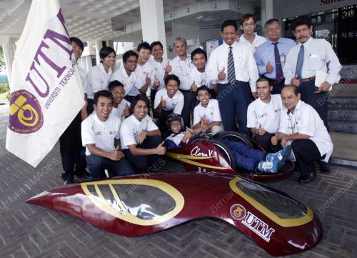 ZAINI UJANG