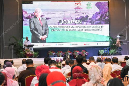 DATUK SERI MAHDZIR KHALID 