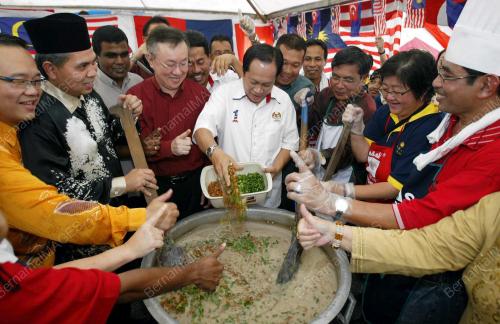 AHMAD MASLAN
