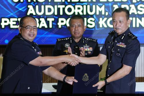 DATUK KAMARUL ZAMAN MAMAT 