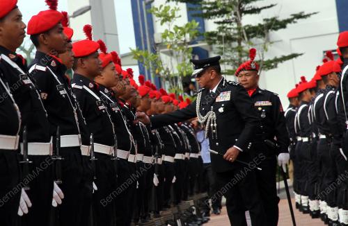 DATUK MOHD KHALIL KADER MOHD