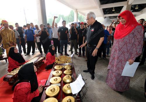 JB03_02102015_DATUK_HAMZAH