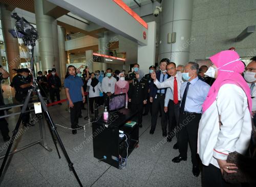 TAN SRI MUHYIDDIN YASSIN