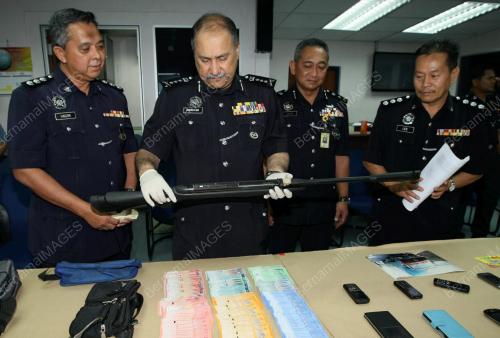 JB03_04032014_SIDANG_MEDIA