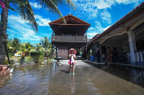 BANJIR TANGKAK