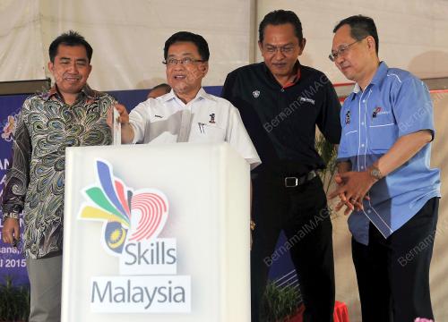 JB03_05042015_KARNIVAL-PROTON