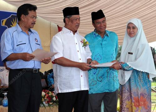 TAN SRI MUHYIDDIN YASSIN
