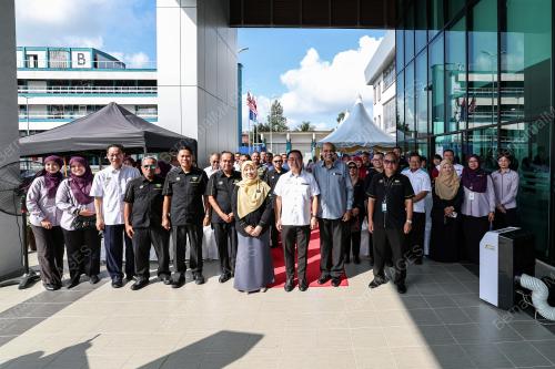 DATUK CHANG LIH KANG