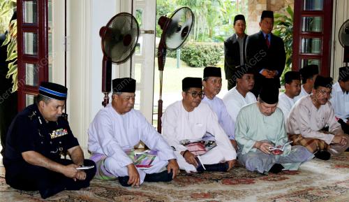 JB03_07072014_TUNKU_OSMAN