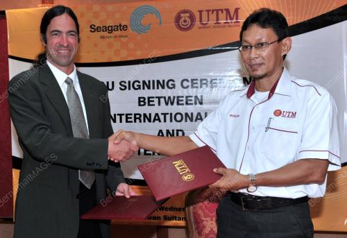 DR ROSLAN ABD RAHMAN