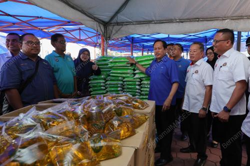 DATUK SERI AHMAD MASLAN 