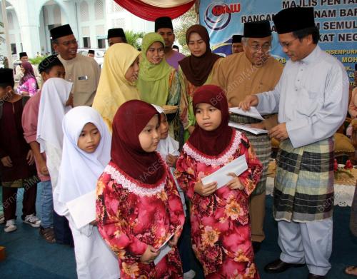 MOHD SHAFIE APDAL