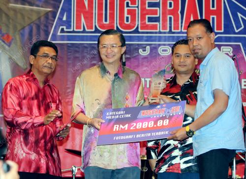 JB03_08092016_ANUGERAH_MEDIA