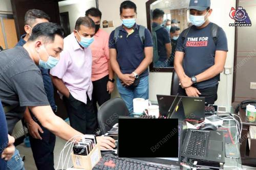 DATUK AYOB KHAN MYDIN PITCHAY