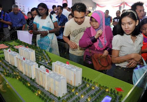 JB03_09112014_RUMAH_RAKYAT