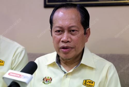 DATUK SERI AHMAD MASLAN 