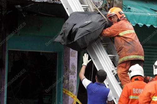 KEDAI TEKSTIL TERBAKAR