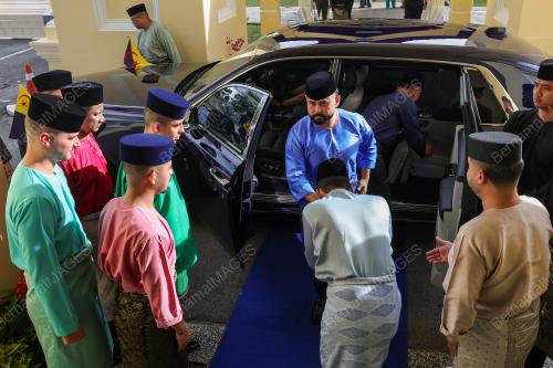 TUNKU MAHKOTA ISMAIL
