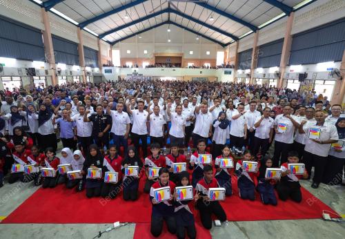 DATUK ONN HAFIZ GHAZI