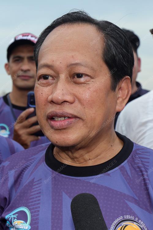 DATUK SERI AHMAD MASLAN
