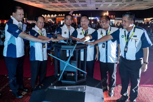 DATUK SERI ALEXANDER NANTA LINGGI
