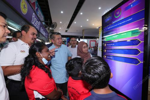 DATUK SERI SALAHUDDIN AYUB