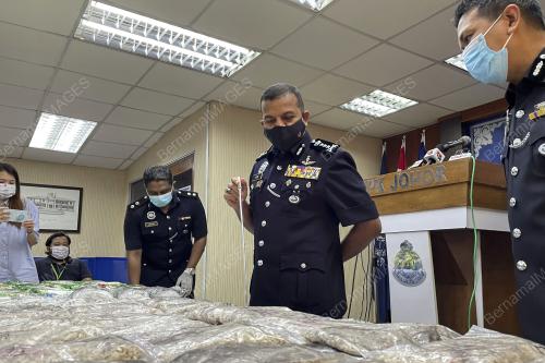 DATUK AYOB KHAN MYDIN PITCHAY