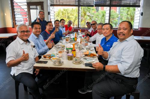 DATUK ONN HAFIZ GHAZI 