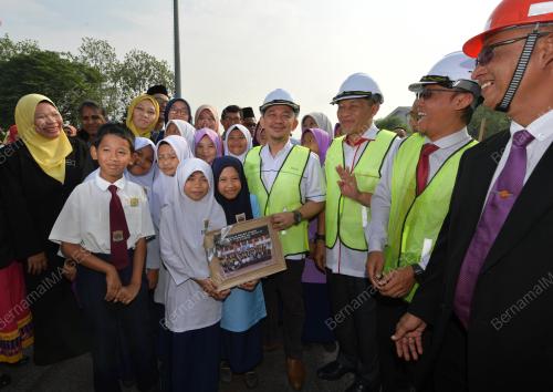 JB03_11112019_DEWAN_SEKOLAH