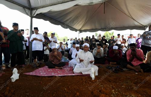 JB03_12042018_IBU_KSN_PERKUBURAN