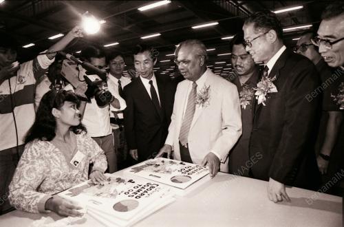 YAB ENCIK ABDUL GHAFAR BABA