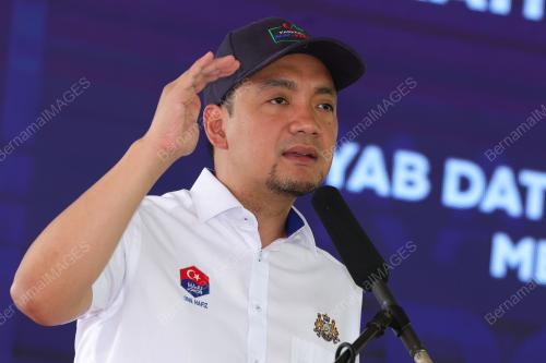 DATUK ONN HAFIZ GHAZI 