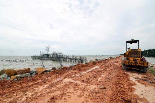 TINJAUAN BAIK PULIH BENTENG PENAHAN OMBAK