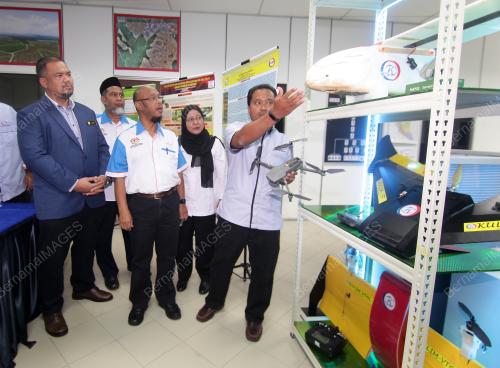 DR ABDUL MUIN ABDUL RAHMAN