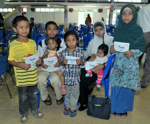 JB03_13082012_BANTUAN_1IDB
